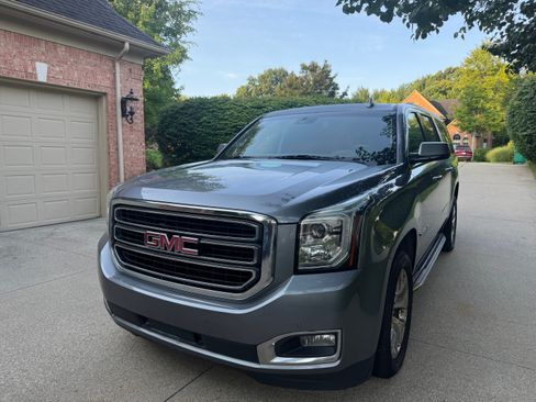 Used 2019 GMC Yukon XL SLT AWD/4WD image 9