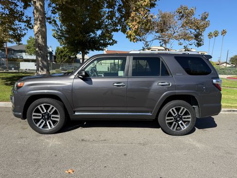 Used 2015 Toyota 4Runner Limited image 4