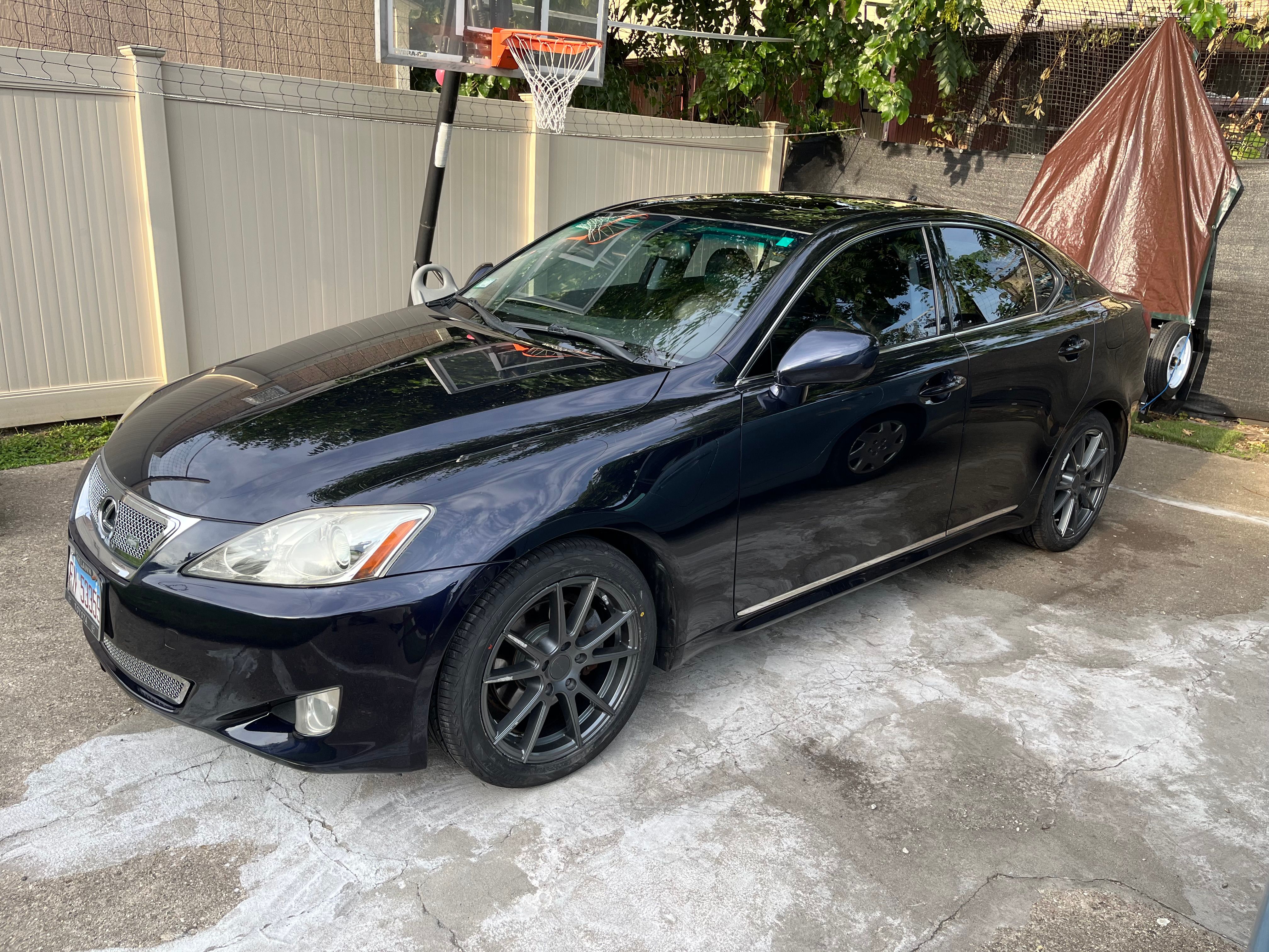 Used 2008 Lexus IS 250 w/ Preferred Accessory Pkg RWD image 1