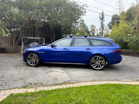 Used 2018 Jaguar XF S image 4