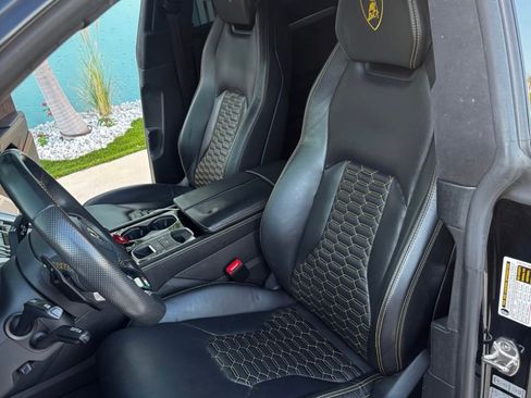 Used 2019 Lamborghini Urus AWD/4WD image 21