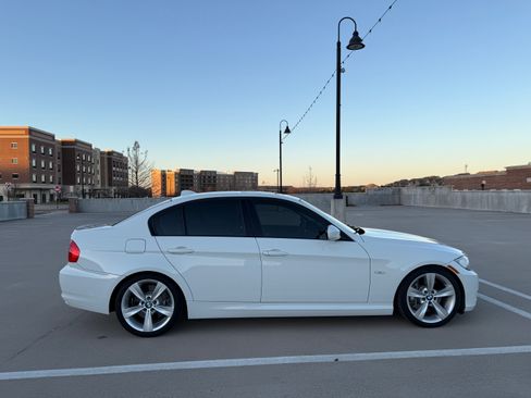 Used 2011 BMW 335i Sedan image 5