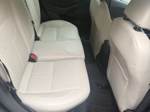 Used 2018 Ford Focus Titanium FWD image 16