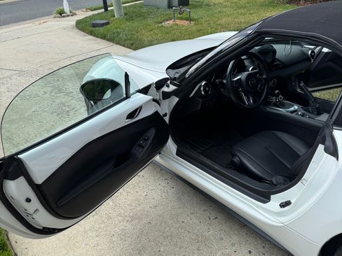 Used 2016 MAZDA MX-5 Miata Grand Touring RWD image 4
