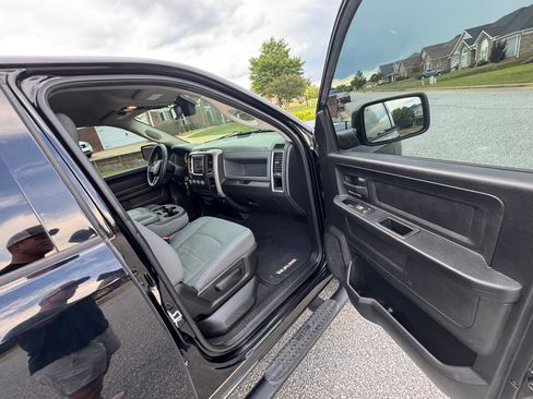 Used 2015 RAM 1500 Express w/ Black Ram 1500 Express Group AWD/4WD image 9