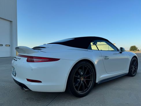 Used 2014 Porsche 911 Carrera 4S AWD/4WD image 15