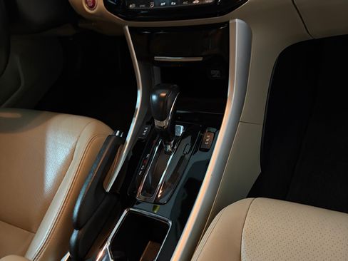 Used 2017 Honda Accord Touring image 13