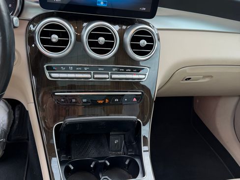 Used 2021 Mercedes-Benz GLC 300 image 13