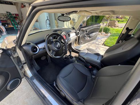 Used 2011 MINI Cooper Hardtop FWD image 11
