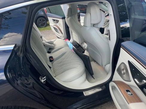 Used 2022 Mercedes-Benz EQS 580 4MATIC Sedan image 9