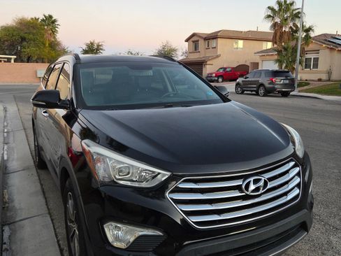 Used 2013 Hyundai Santa Fe GLS image 2