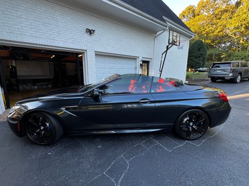 Used 2016 BMW M6 Convertible image 2