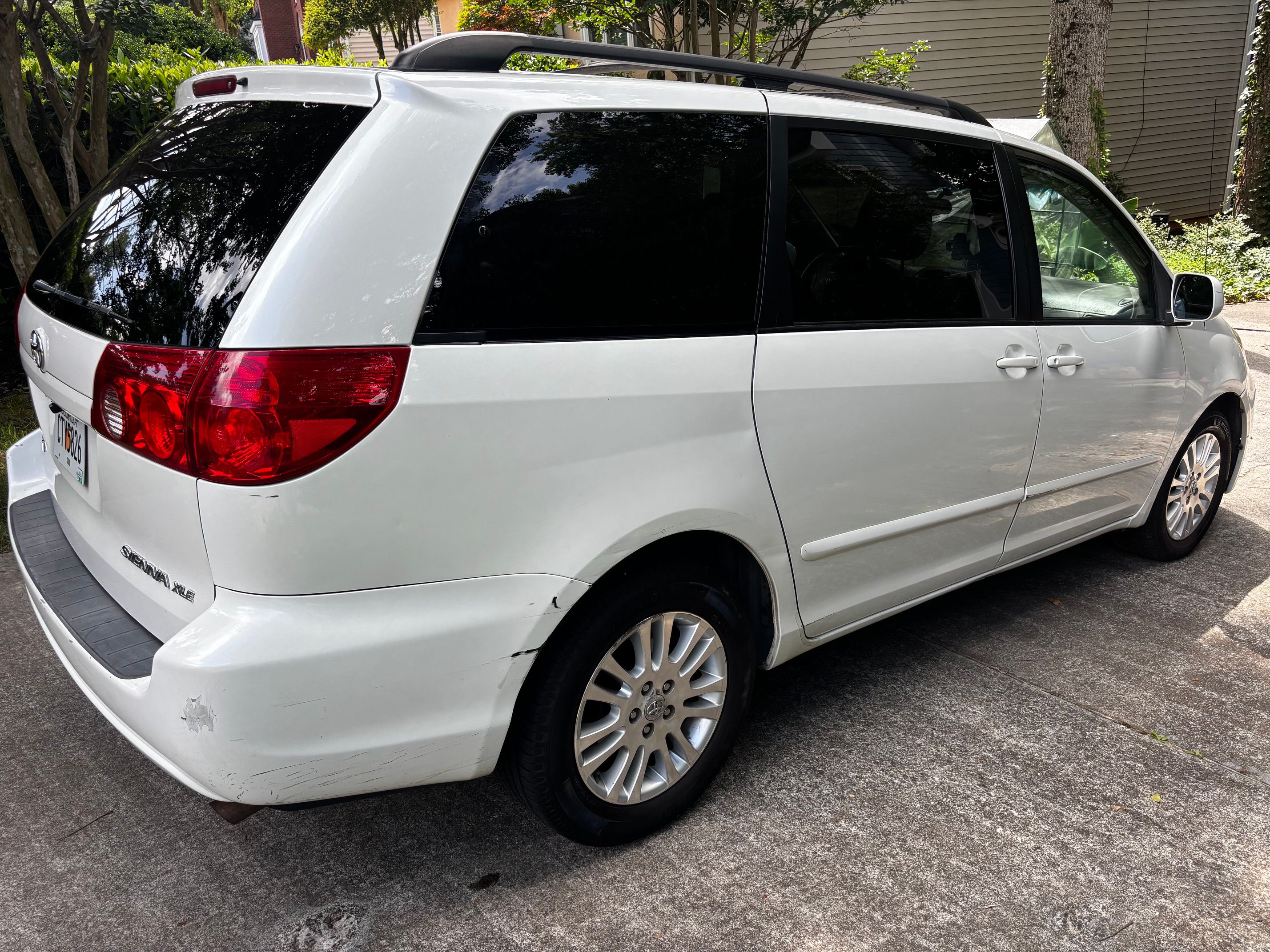 Used 2009 Toyota Sienna XLE w/ Towing Prep Pkg FWD image 9