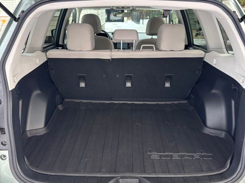 Used 2017 Subaru Forester 2.5i Premium w/ All-Weather Package image 18