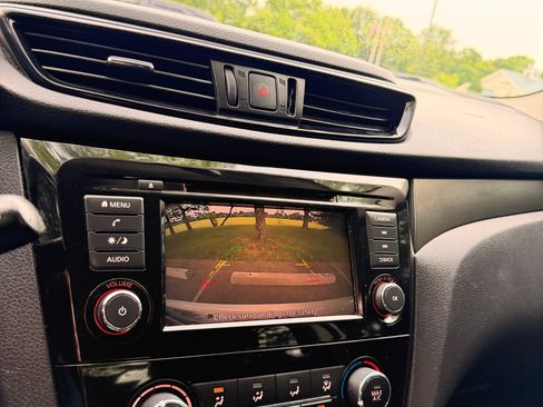 Used 2019 Nissan Rogue Sport S FWD image 13