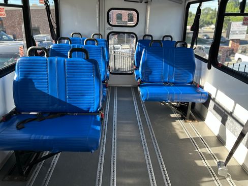 Used 2015 Chevrolet Express 4500 w/ Shuttle Bus Package RWD image 6