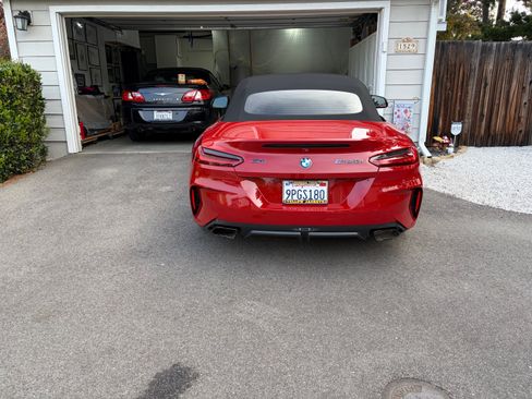 Used 2025 BMW Z4 M40i w/ Edition image 2