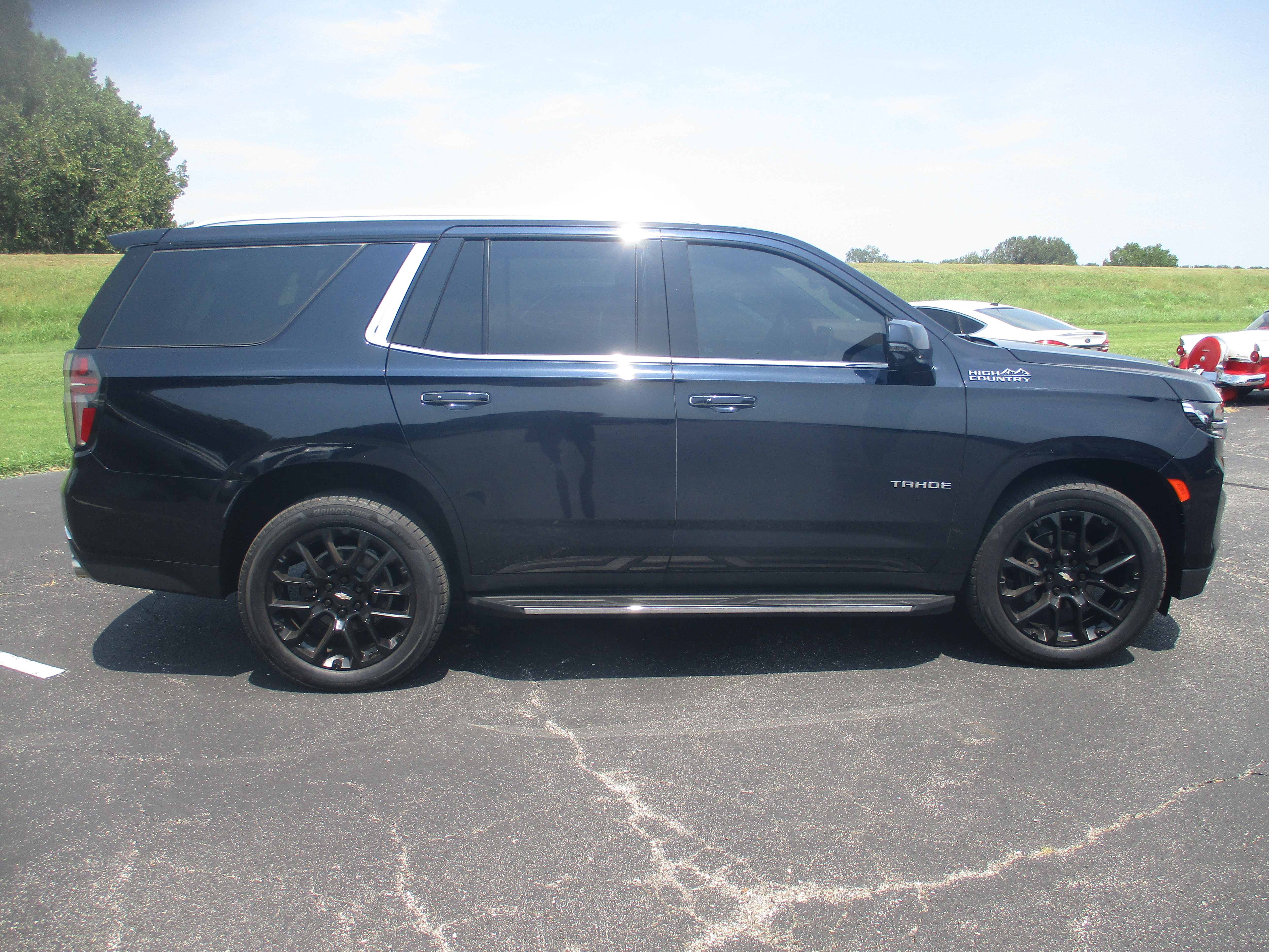 Used 2023 Chevrolet Tahoe High Country AWD/4WD image 8