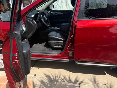 Used 2018 Nissan Pathfinder SL w/ SL Premium Package image 9