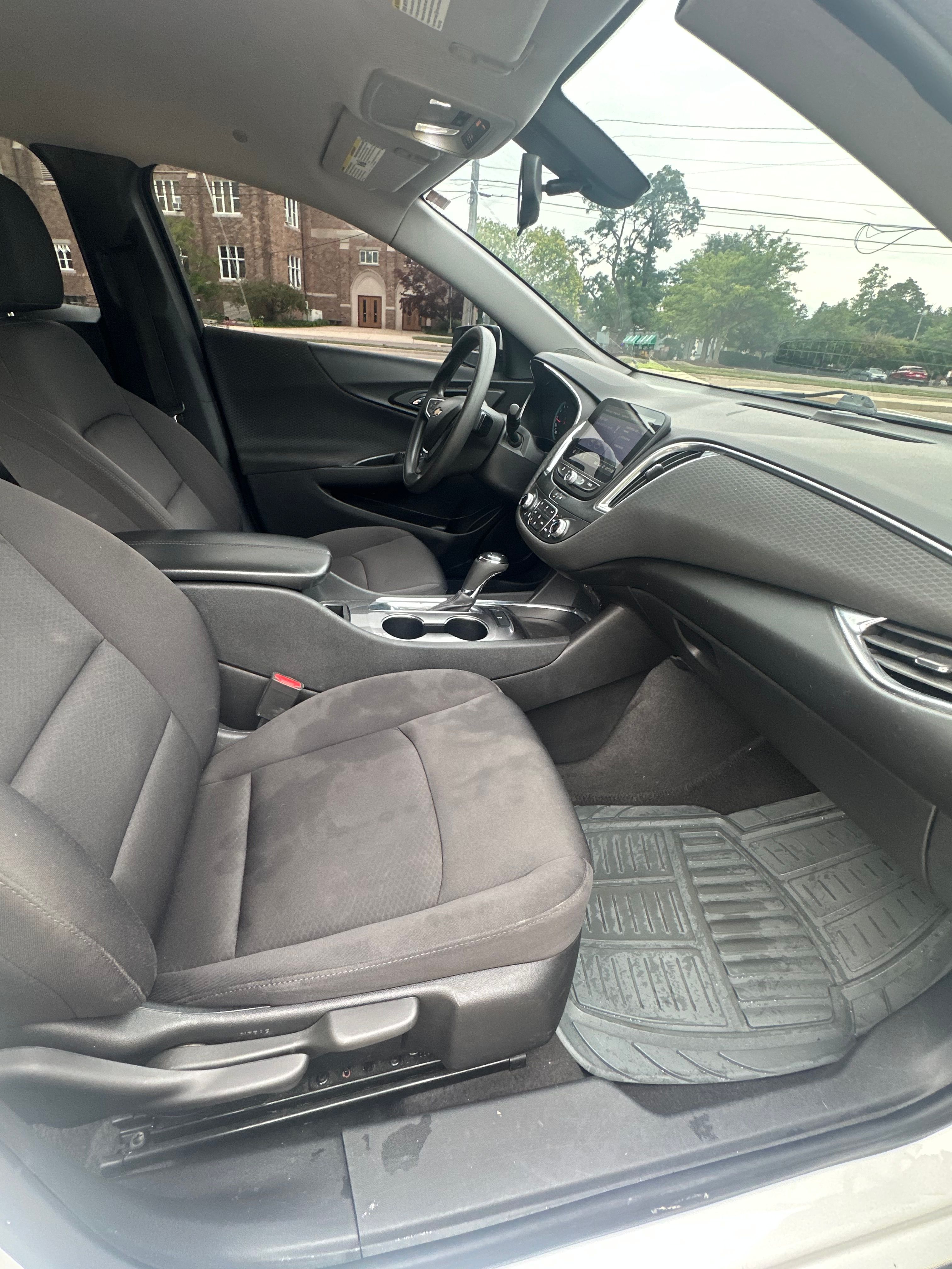 Used 2020 Chevrolet Malibu LT FWD image 4