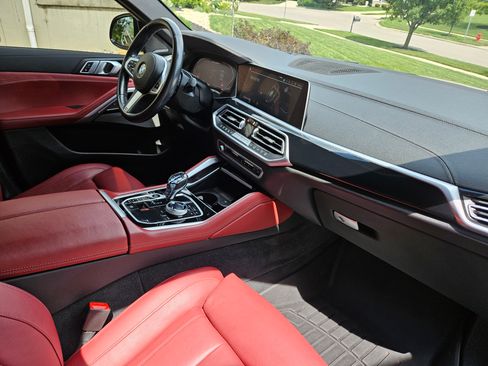 Used 2022 BMW X6 M50i w/ Premium Package AWD/4WD image 11