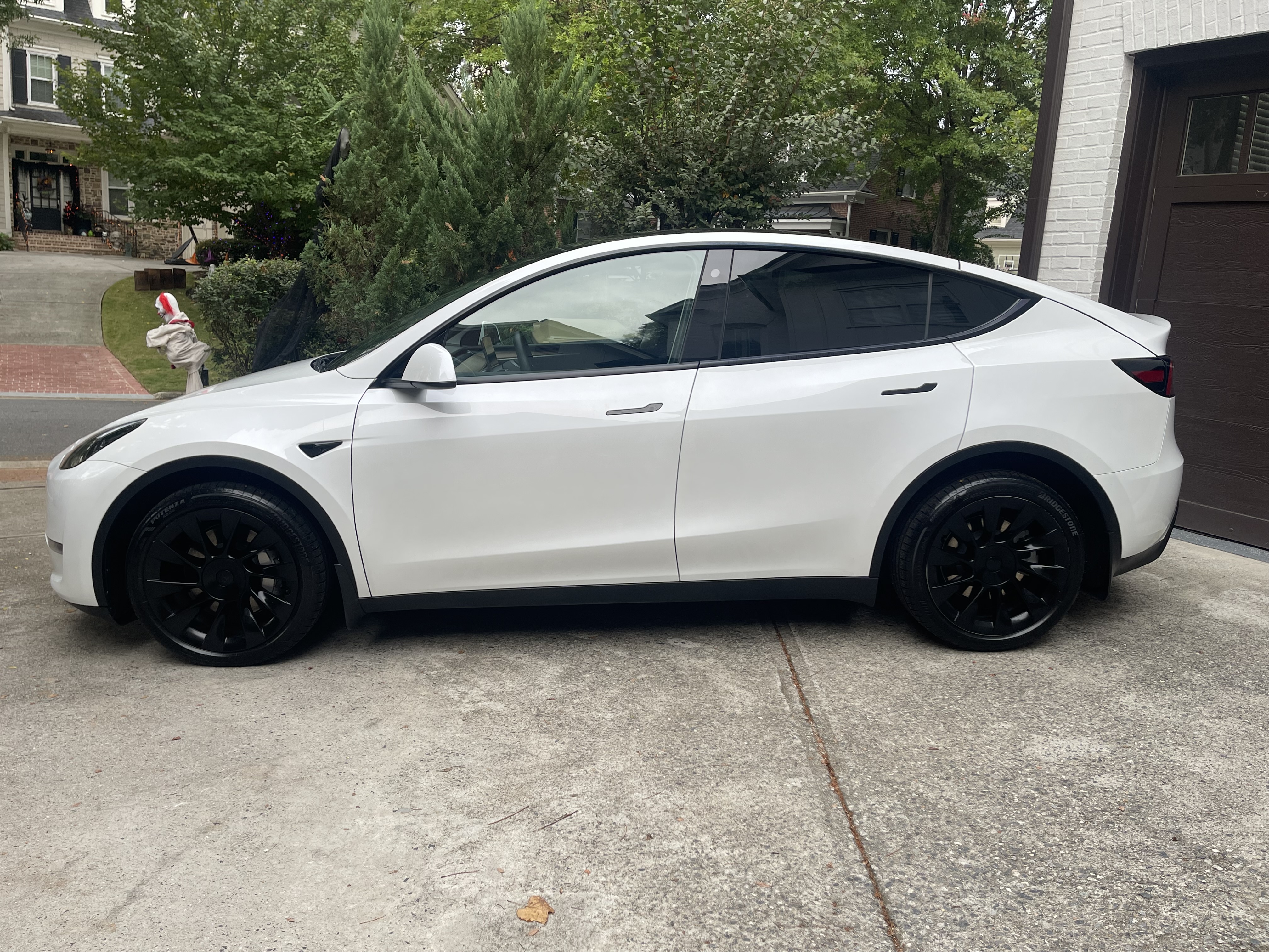 Used 2023 Tesla Model Y Long Range AWD/4WD image 17