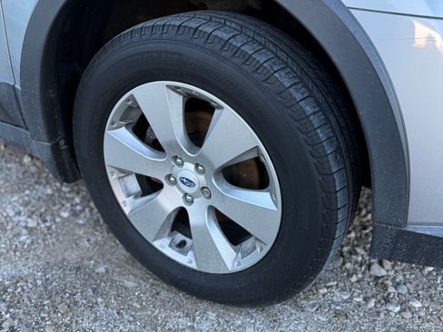 Used 2012 Subaru Outback 2.5i Limited AWD/4WD image 15