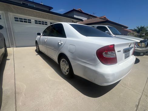 Used 2002 Toyota Camry LE w/ Pkg 1 FWD image 8