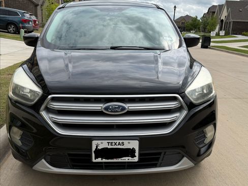 Used 2017 Ford Escape SE image 5
