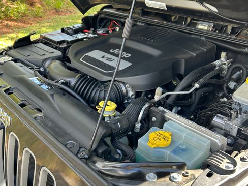 Used 2017 Jeep Wrangler Sahara w/ Connectivity Group image 10