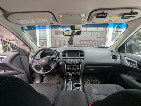 Used 2015 Nissan Pathfinder SV w/ Cargo Package image 10