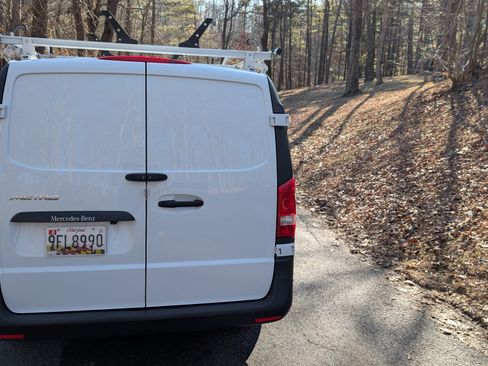 Used 2023 Mercedes-Benz Metris image 4