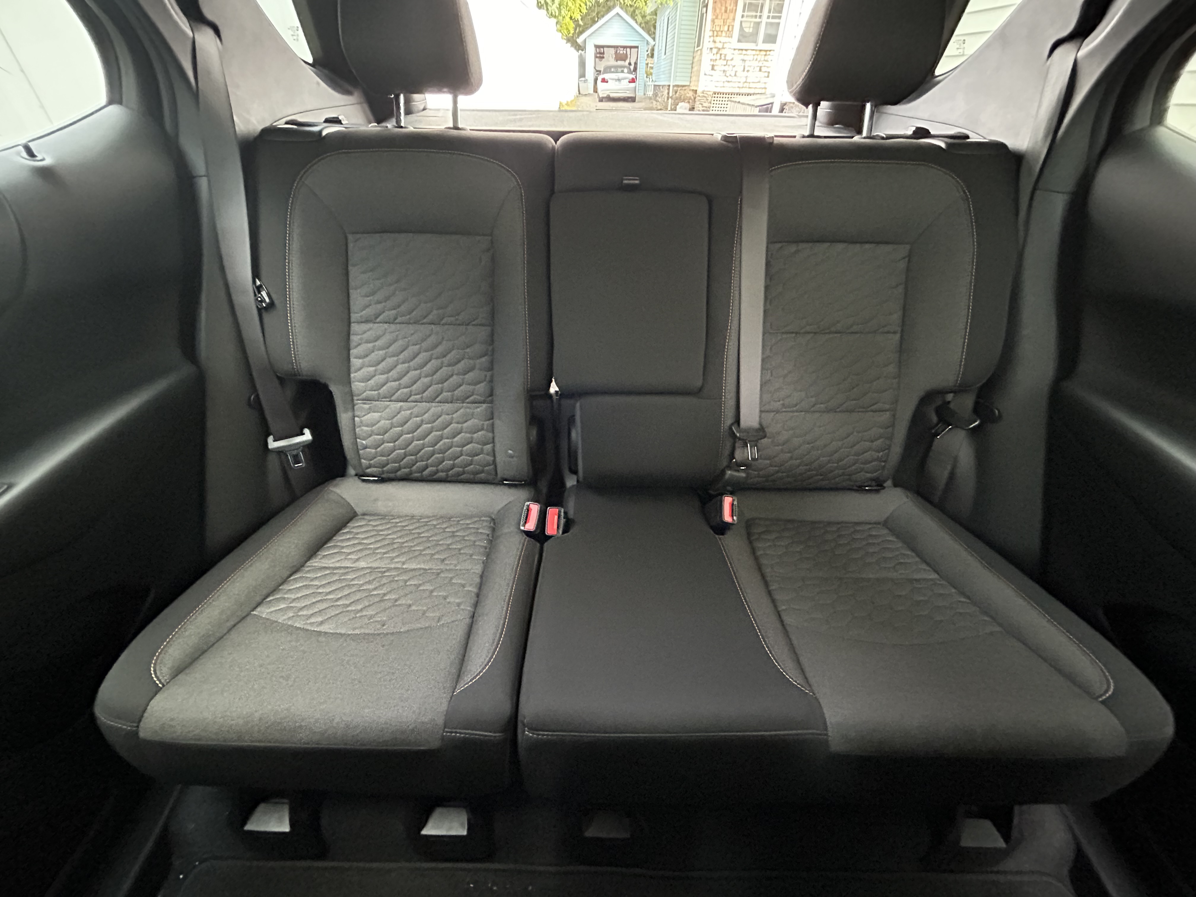 Used 2021 Chevrolet Equinox LT w/ LPO, Cargo Package AWD/4WD image 9