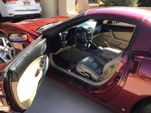 Used 2006 Chevrolet Corvette Coupe 2D w/ Preferred Equipment Group image 6