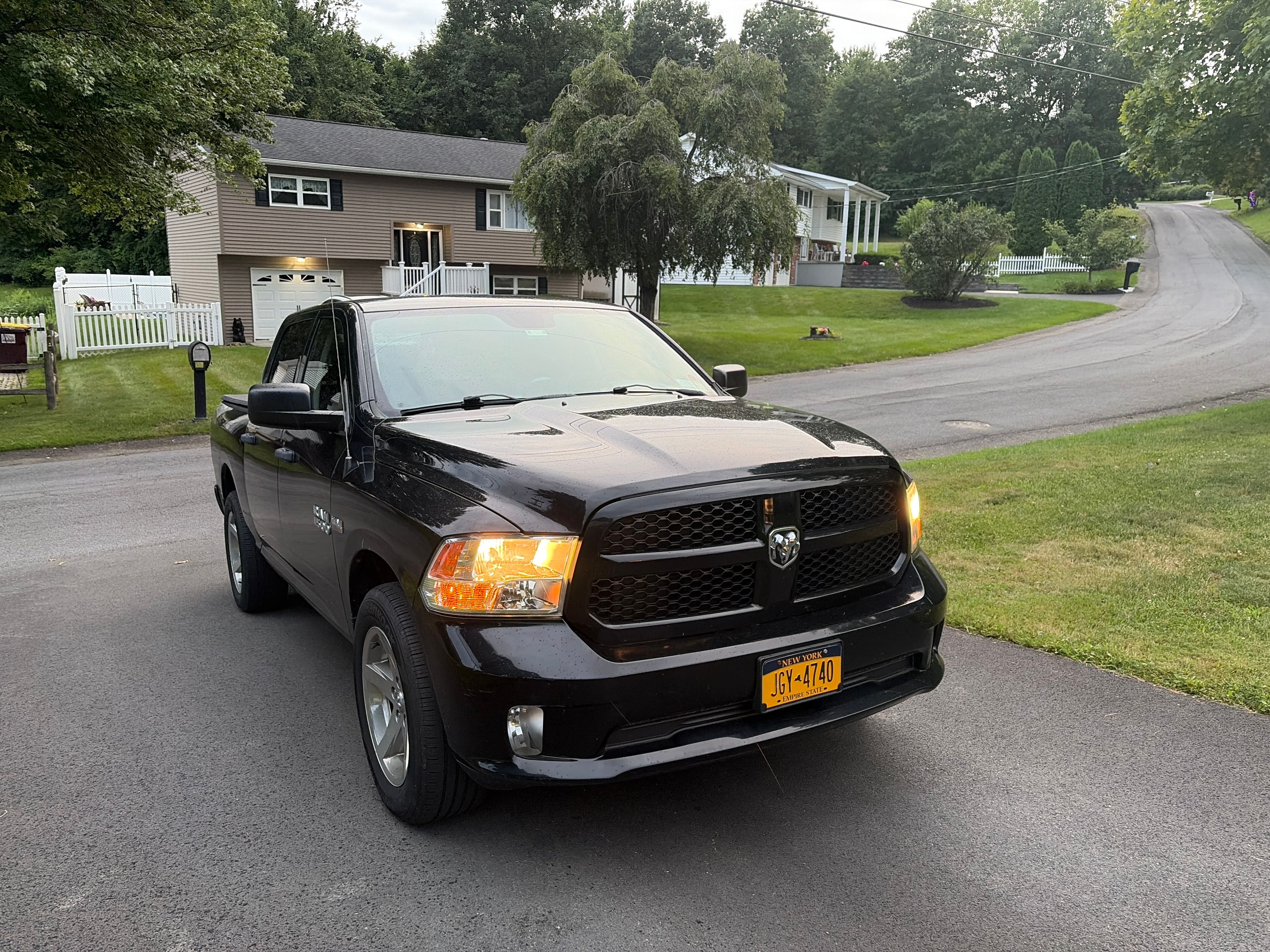 Used 2015 RAM 1500 Express AWD/4WD image 1
