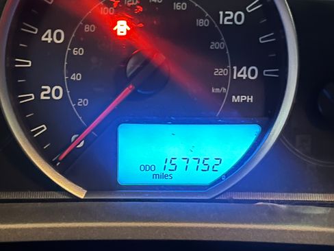 Used 2014 Toyota RAV4 XLE FWD image 2