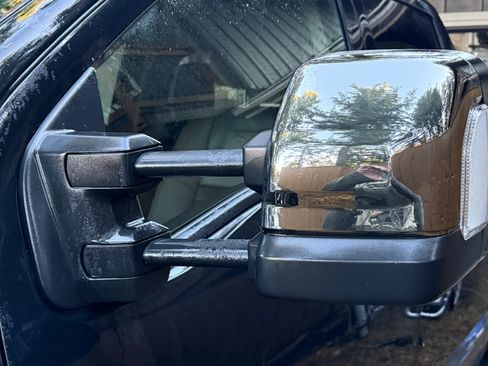 Used 2019 Nissan Titan Platinum Reserve w/ Platinum Utility Package image 13