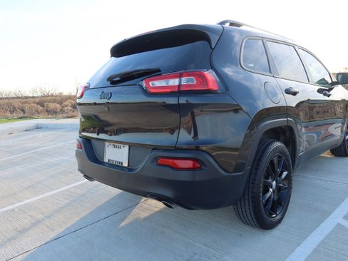 Used 2014 Jeep Cherokee Latitude image 18