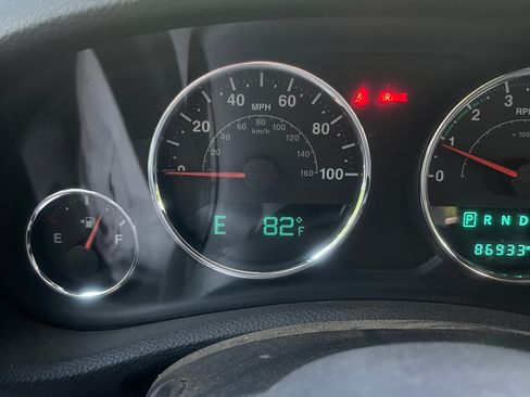 Used 2016 Jeep Wrangler Unlimited Sahara w/ Connectivity Group AWD/4WD image 13