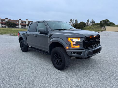 Used 2018 Ford F150 Raptor w/ Equipment Group 802A Luxury image 5