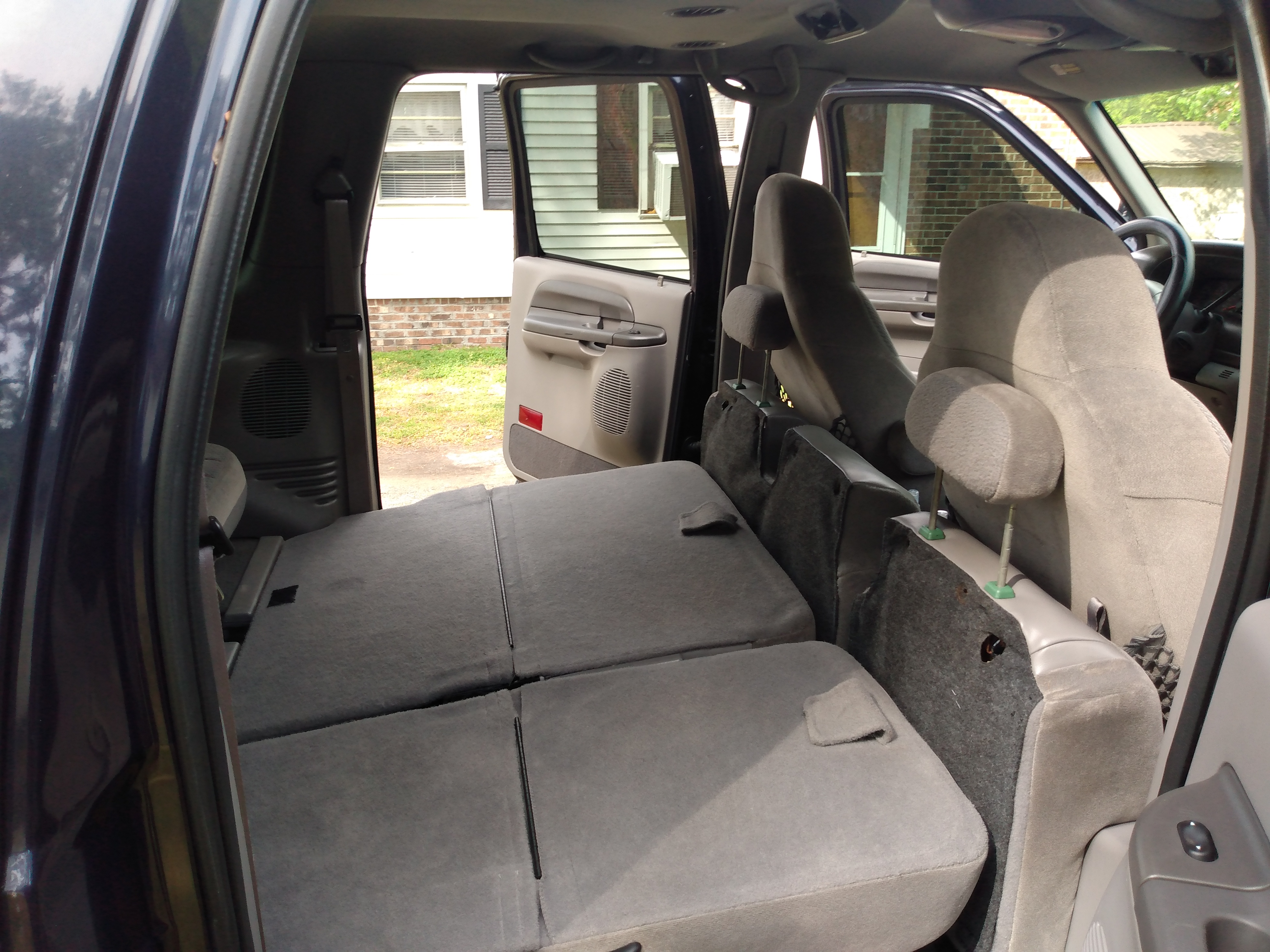 Used 2001 Ford Excursion XLT AWD/4WD image 16