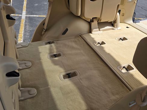 Used 2017 Lexus LX 570 4WD image 21