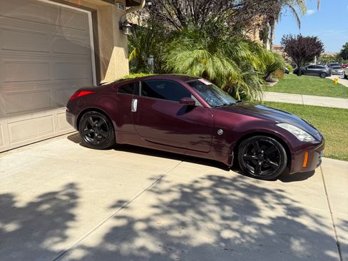 Used 2006 Nissan 350Z Enthusiast w/ (N93) Cargo Convenience Pkg RWD image 1
