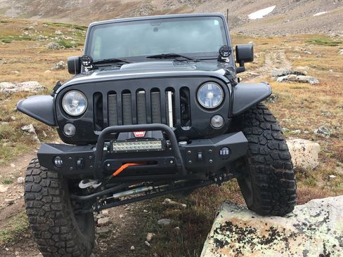 Used 2012 Jeep Wrangler Unlimited Rubicon w/ Connectivity Group image 4