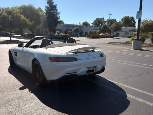 Used 2019 Mercedes-Benz AMG GT Roadster image 4