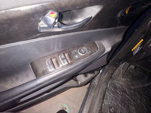 Used 2016 Kia Sorento LX w/ LX Convenience Package image 10