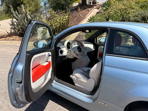 Used 2015 FIAT 500 e FWD image 10
