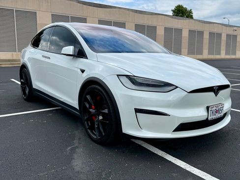 Used 2023 Tesla Model X AWD/4WD image 9