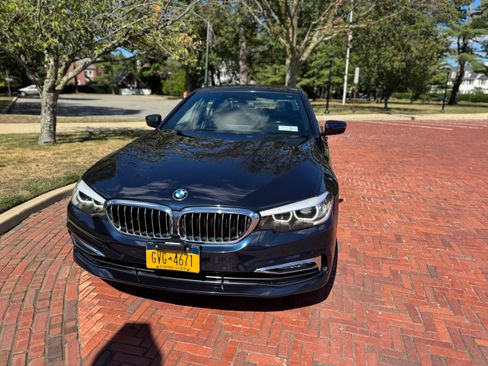 Used 2018 BMW 540i xDrive w/ Premium Package image 8