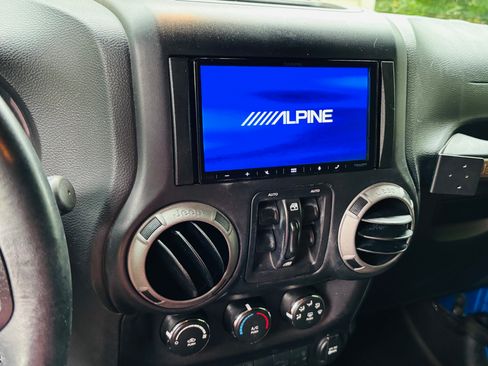 Used 2016 Jeep Wrangler Unlimited Sport w/ Quick Order Package 24S AWD/4WD image 10